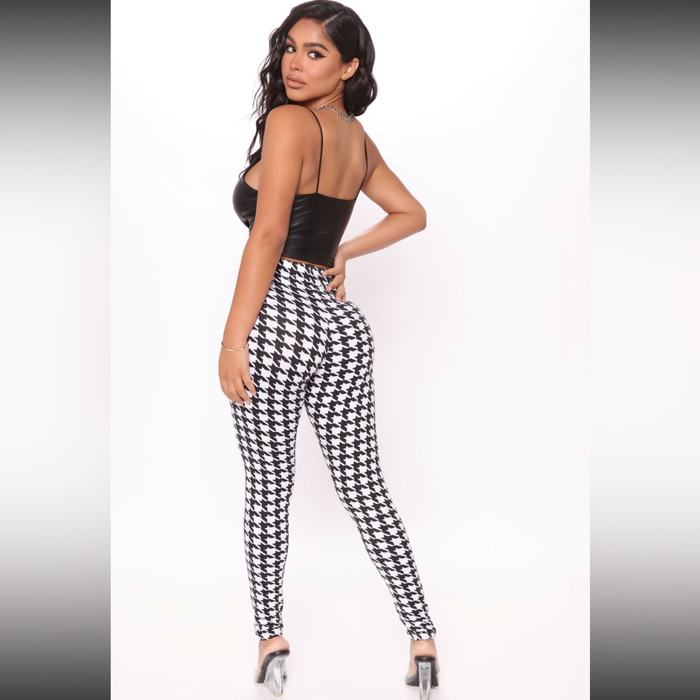 Moment of Houndstooth Legging
